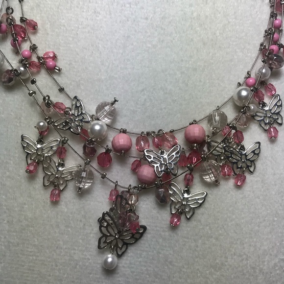 Butterfly charm necklace - Picture 2 of 3